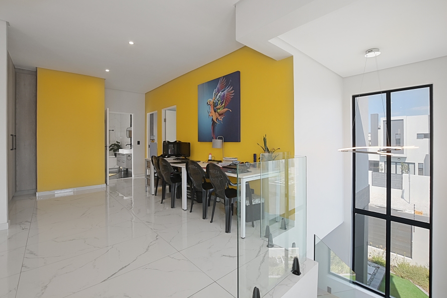 5 Bedroom Property for Sale in Sandown Western Cape